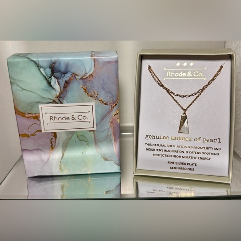 Rhode and Co Genuine Mother of Pear Gold Necklace